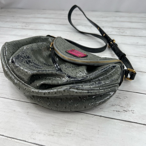 Marc by Marc Jacobs Coated Ostrich PVC Crossbody Gray Bag Purse - Picture 7 of 16